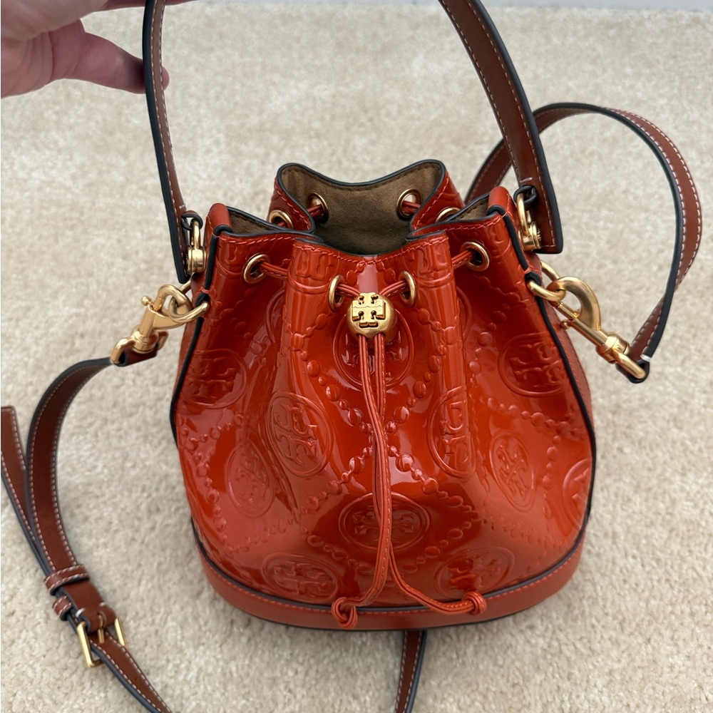 Tory Burch Orange Patent Logo-Embossed Drawstring Mini Bucket Bag